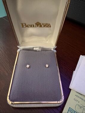 Gold Diamond Stud Earrings - Classic White Diamond REAL